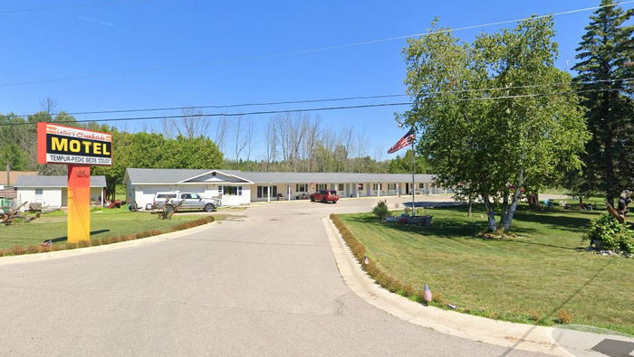 LeDucs Creekside Motel - Web Listing (newer photo)